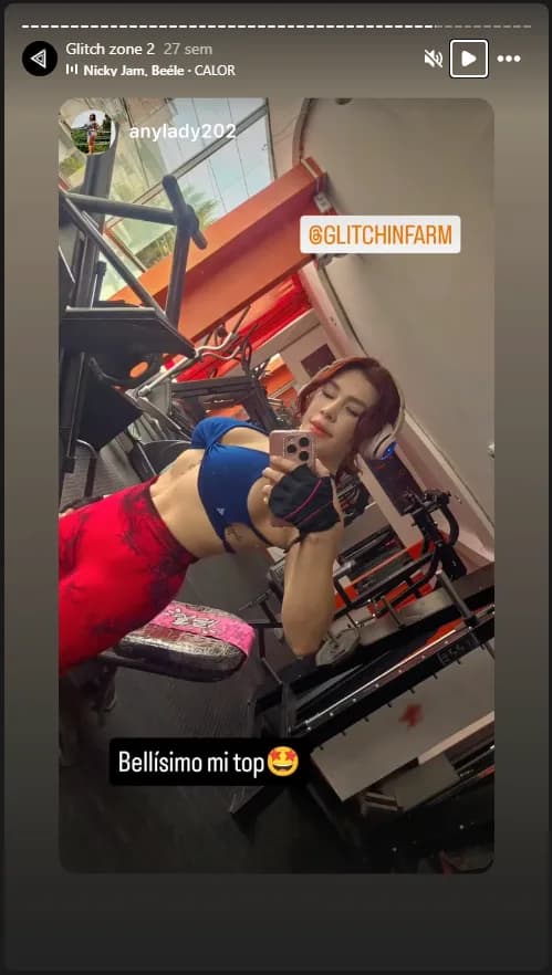 @anylady202 con sus prendas Glitch